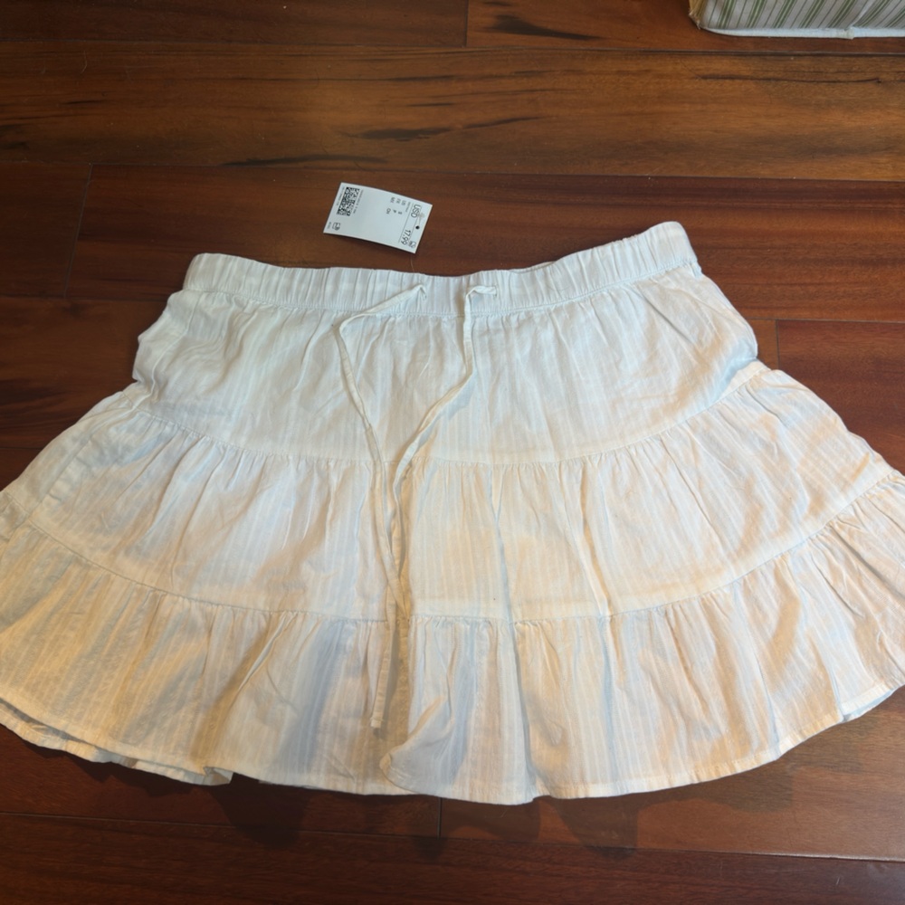 Brand new size small white H&M mini skirt